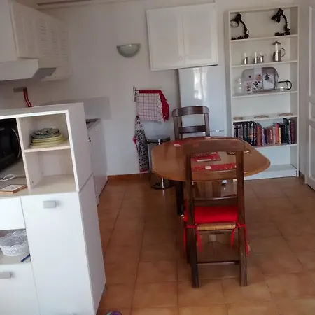 Veronique Apartment *